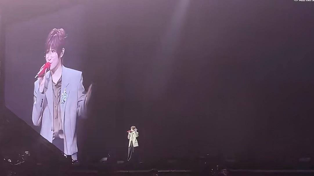 徐良辟谣谈过100段恋爱有些谣言离谱到本人都会气笑吧，徐良演唱会上在线辟谣 