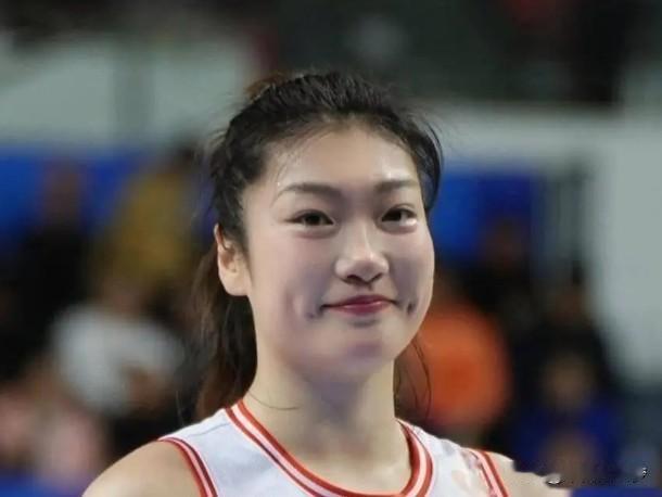 李梦双签国际顶薪！中国女篮年薪王炸登陆欧洲！
 
    中国女篮核心李梦豪签土