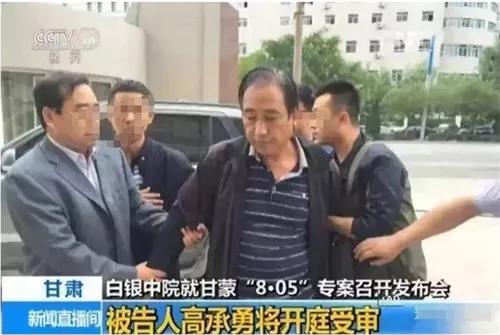 我是刑警——原型之白银案，对这个案件还挺有印象的，当时传说这个人专门杀穿红衣的女
