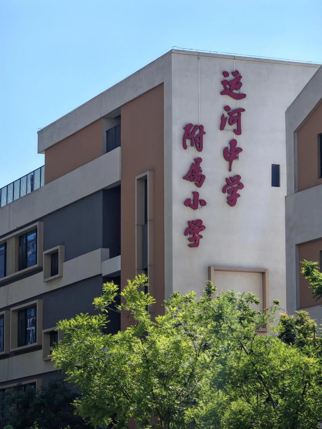 分享一张相册里随手拍的天空路上随手一拍