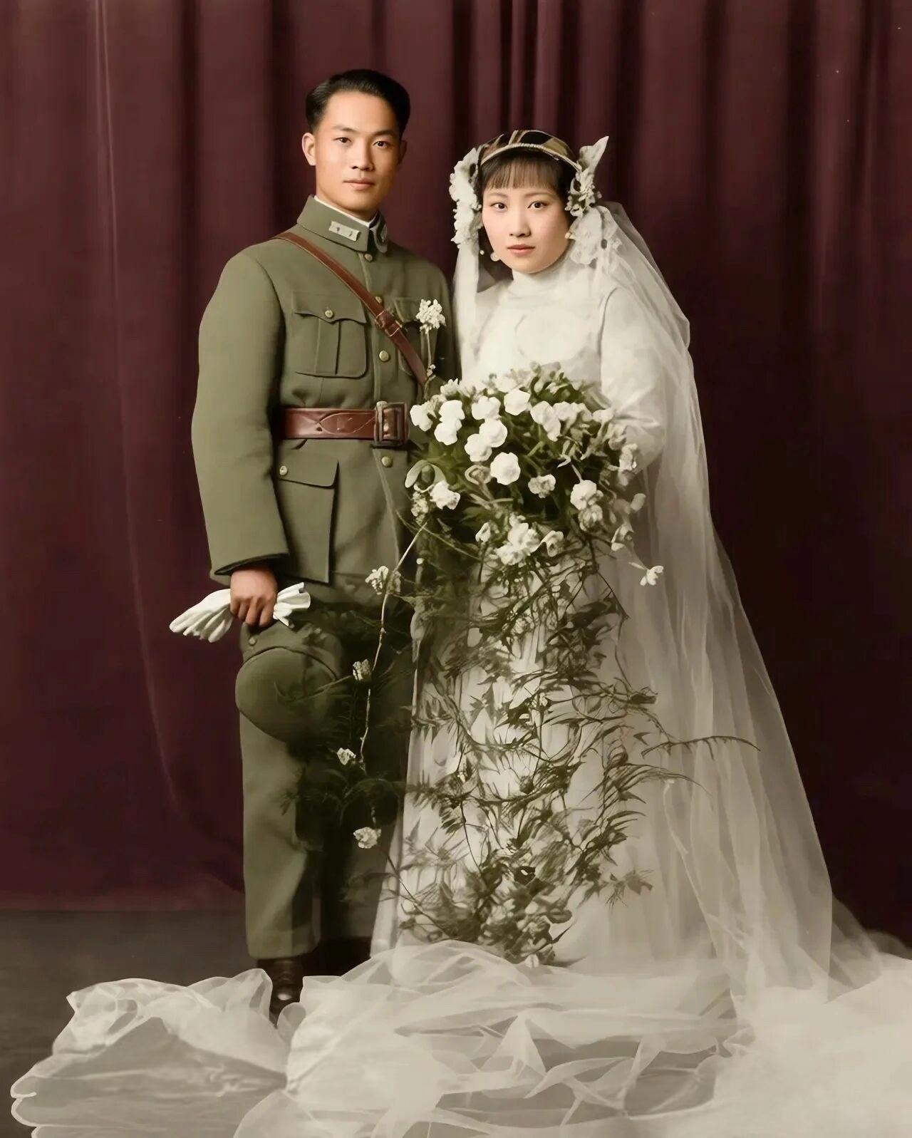 分享那些年的老照片图一是陈诚与宋美龄的干女儿谭祥于1932年元旦在上海沧州饭店结