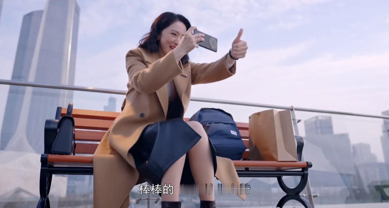 《不期而遇的生活》李匆匆作为一个母亲，她给儿子拍照的那一幕，信息量好大呀！

“