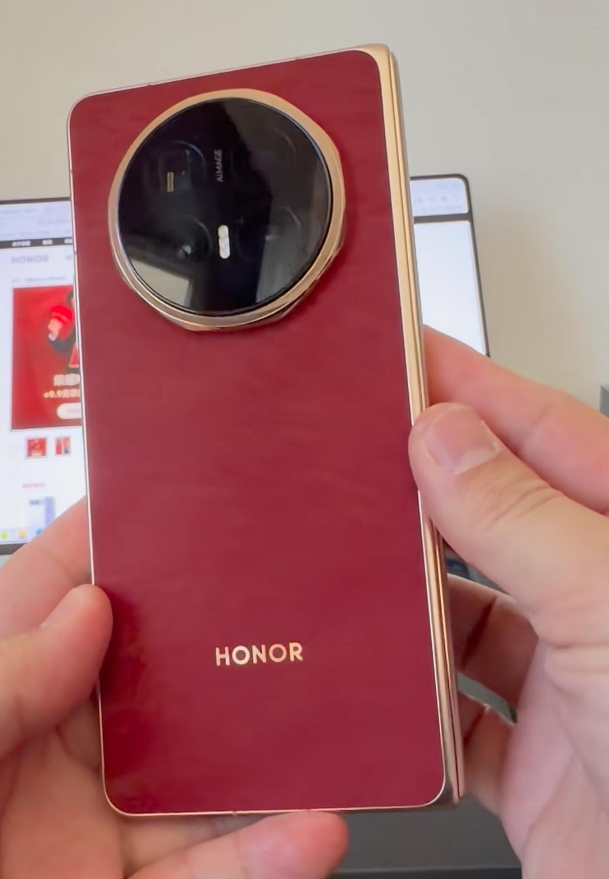 盘点了一下节后新机，不是大折叠就是旗舰Ultra，全是硬菜！

折叠屏方面，荣耀