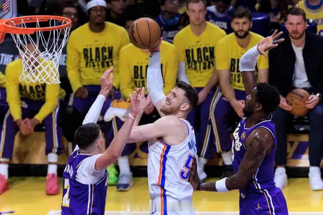nba 东契奇SGA均缺阵！ 詹姆斯空砍22分 雷霆胜湖人结束2连败雷霆战胜湖人