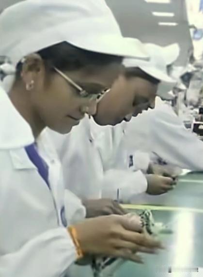 印度泄露 iPhone18 核心数据，苹果彻底无语了！
印度真是个神奇的国家，前