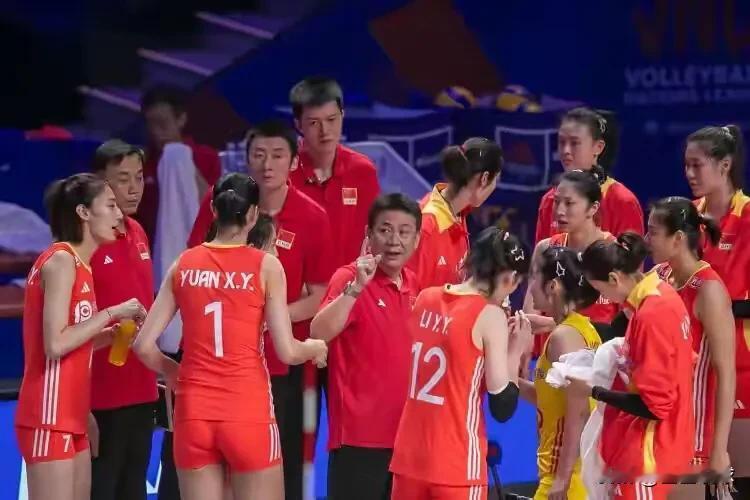 什么？中国女排已经拿到奥运会入场券，美国队帮大忙！
1. 美国队3:0击败荷兰队