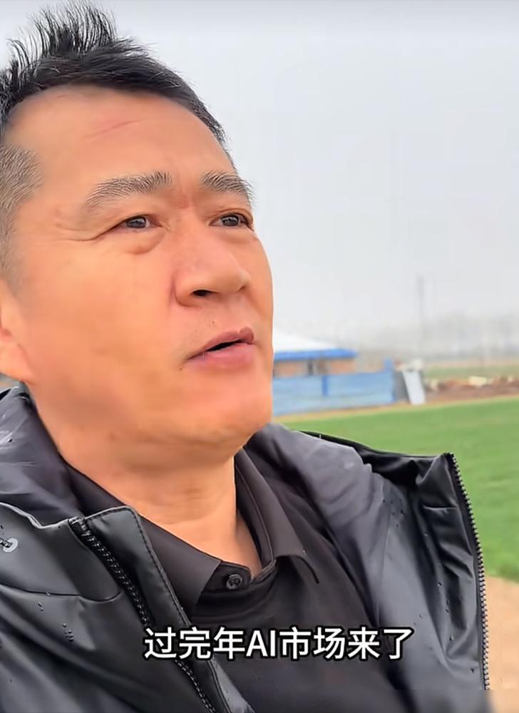 出道20多年的李嘉明，现在拍戏早不是主要收入。
去年底他晒片酬，拍4天戏才拿到5