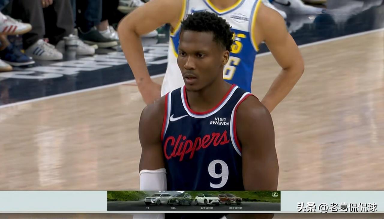 快船新援马瑟林真是太不懂事了！在今天快船主场迎战步行者的比赛中，目前两队的上半场