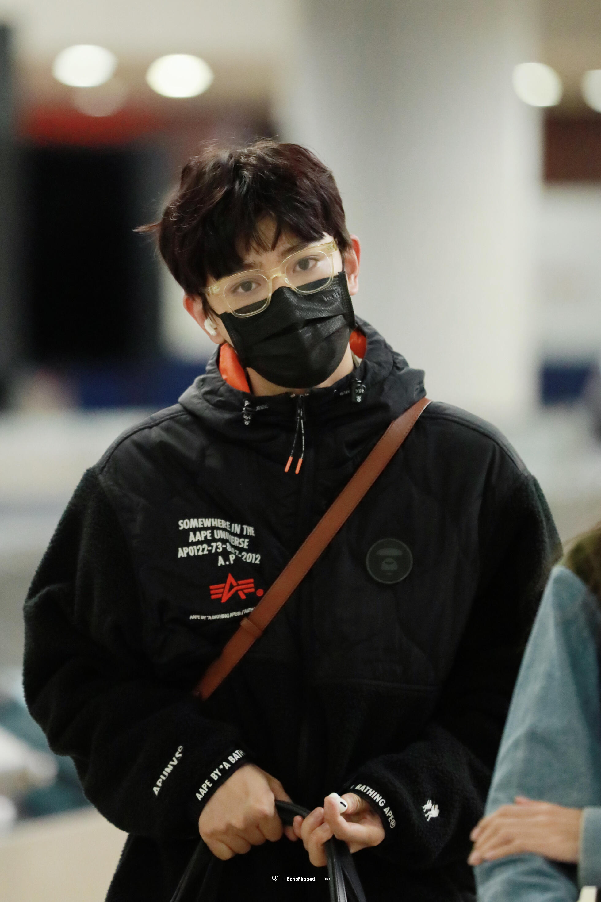 丁禹兮 🍃 卷毛男大图一则，睫毛长度如此权威✨“哎？你在拍我吗” 