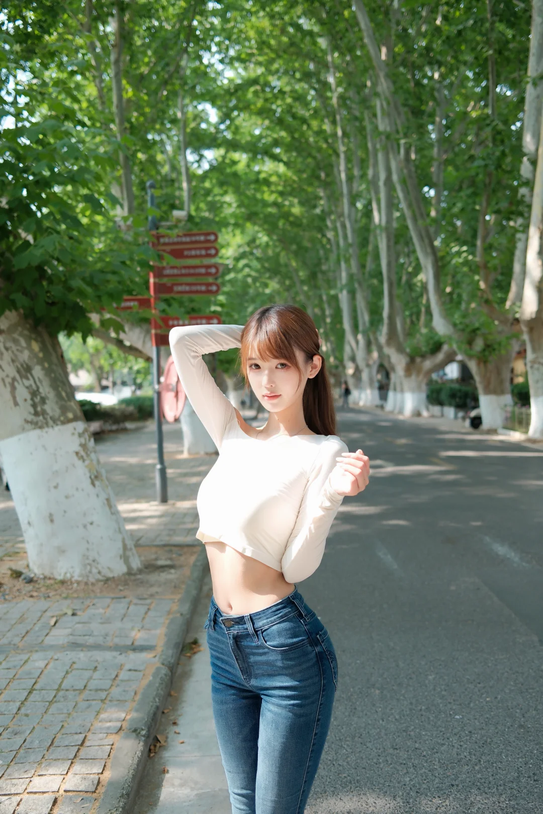 碰上了没有人的梧桐大道 alo这件小上衣好舒服～