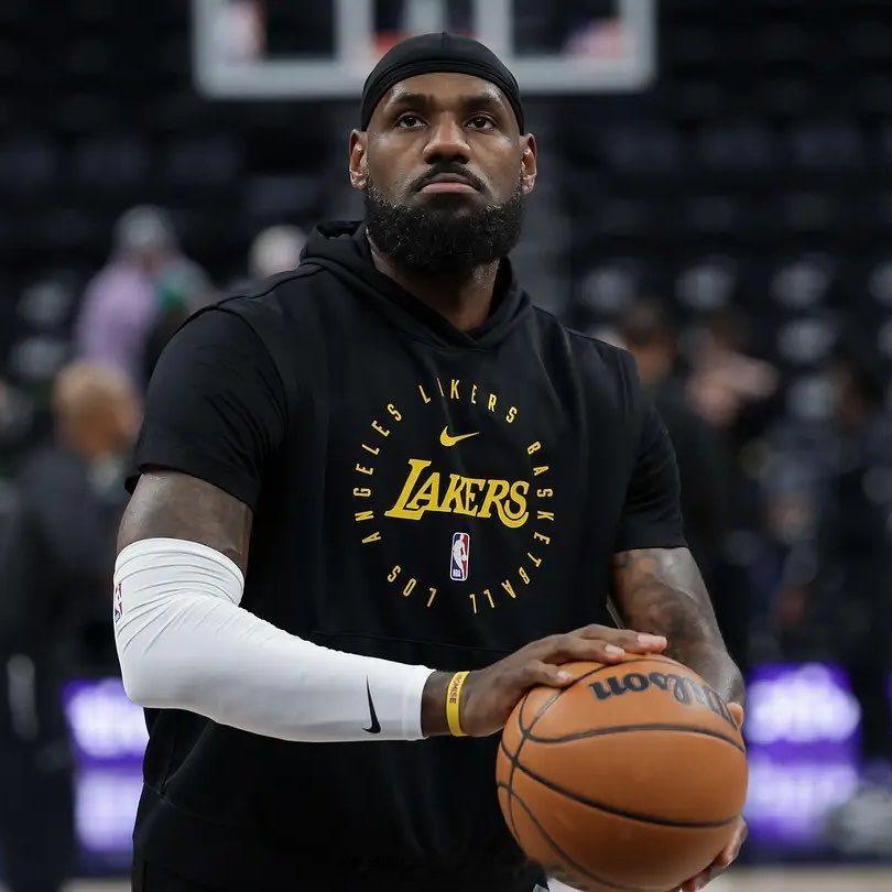 詹姆斯暗示将在NBA打25个赛季：“这不仅对我自己来说是个重大决定，对我的家人也