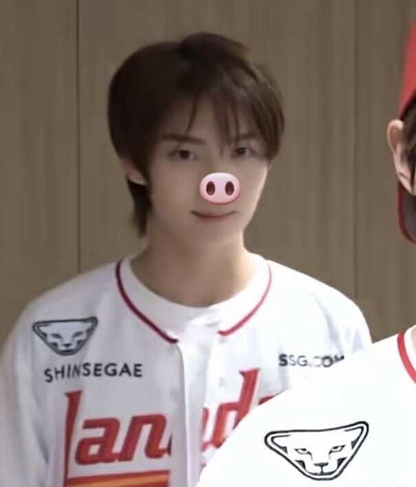 感受猪🐽能量🫳🏻🫳🏻🫳🏻
崔英宰twsyoungjae 猪能量 萌