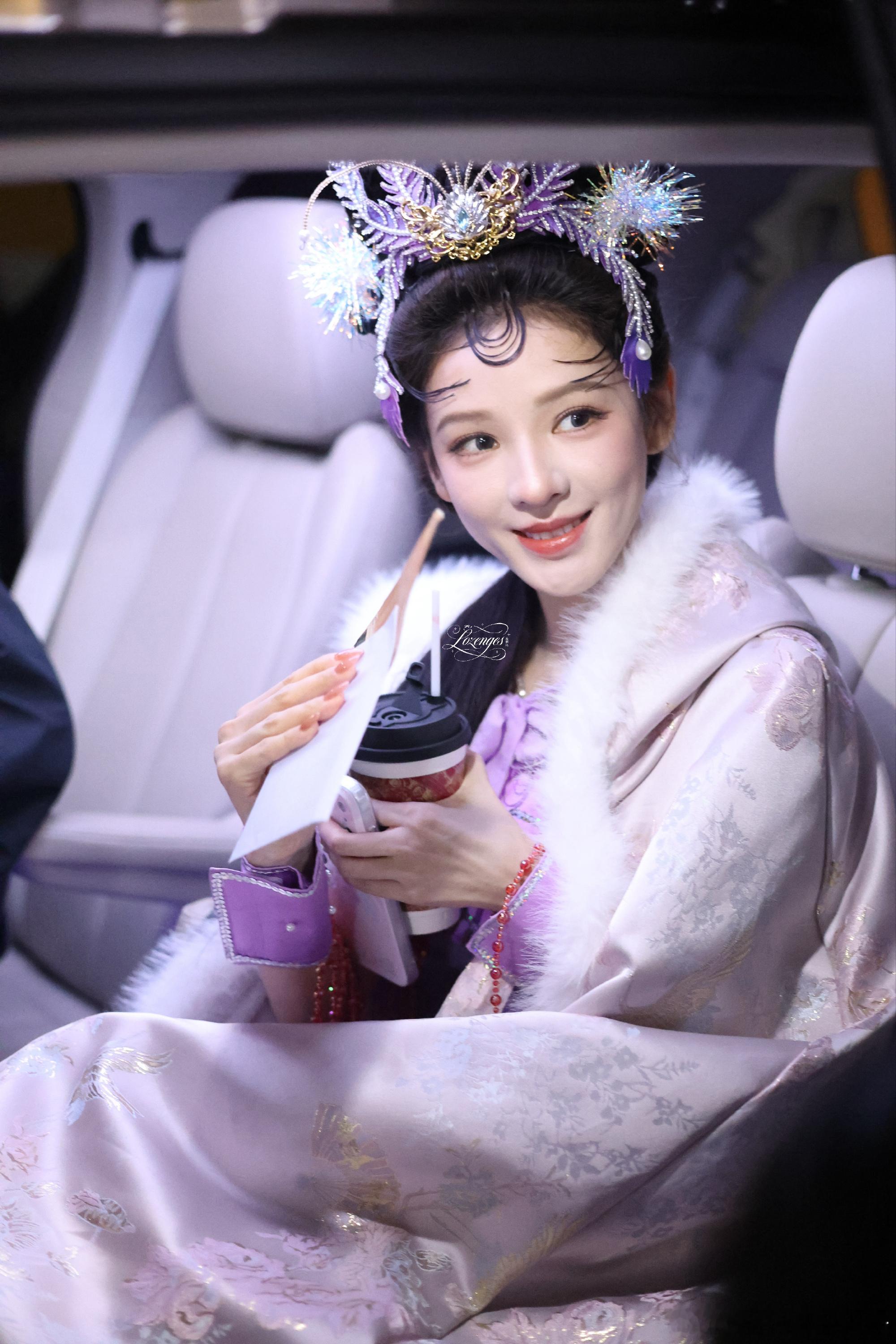 张予曦 蜘蛛精卖袜子 啊啊啊张予曦是什么神仙coser！蜘蛛精造型精致到头发丝，