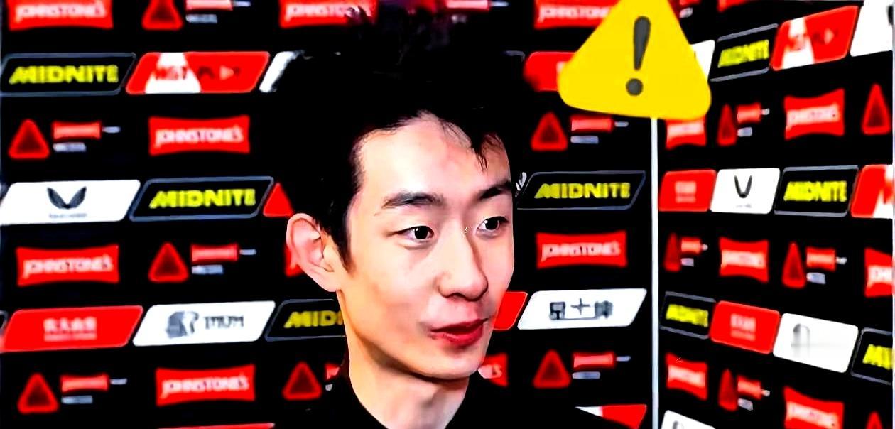 凌晨两点，吴宜泽13-8赢下了这场硬仗。
可他赢球后没激动到飞起，反倒先笑了，像
