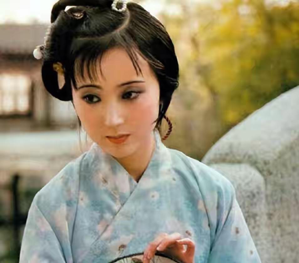 宝玉婚后决然弃宝钗出家，只因一桩残酷真相，他终究无法释怀
 
乾隆腊月，漫天大雪