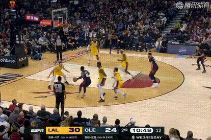 德安德烈-亨特替补出场，目前5投0中湖人vs骑士