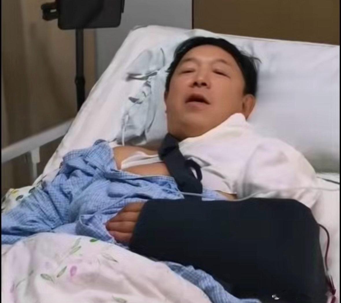 黄渤骨折还在录喜单总决赛 期待喜单总决赛的精彩呈现，也祝愿黄渤安心养伤，不用着急
