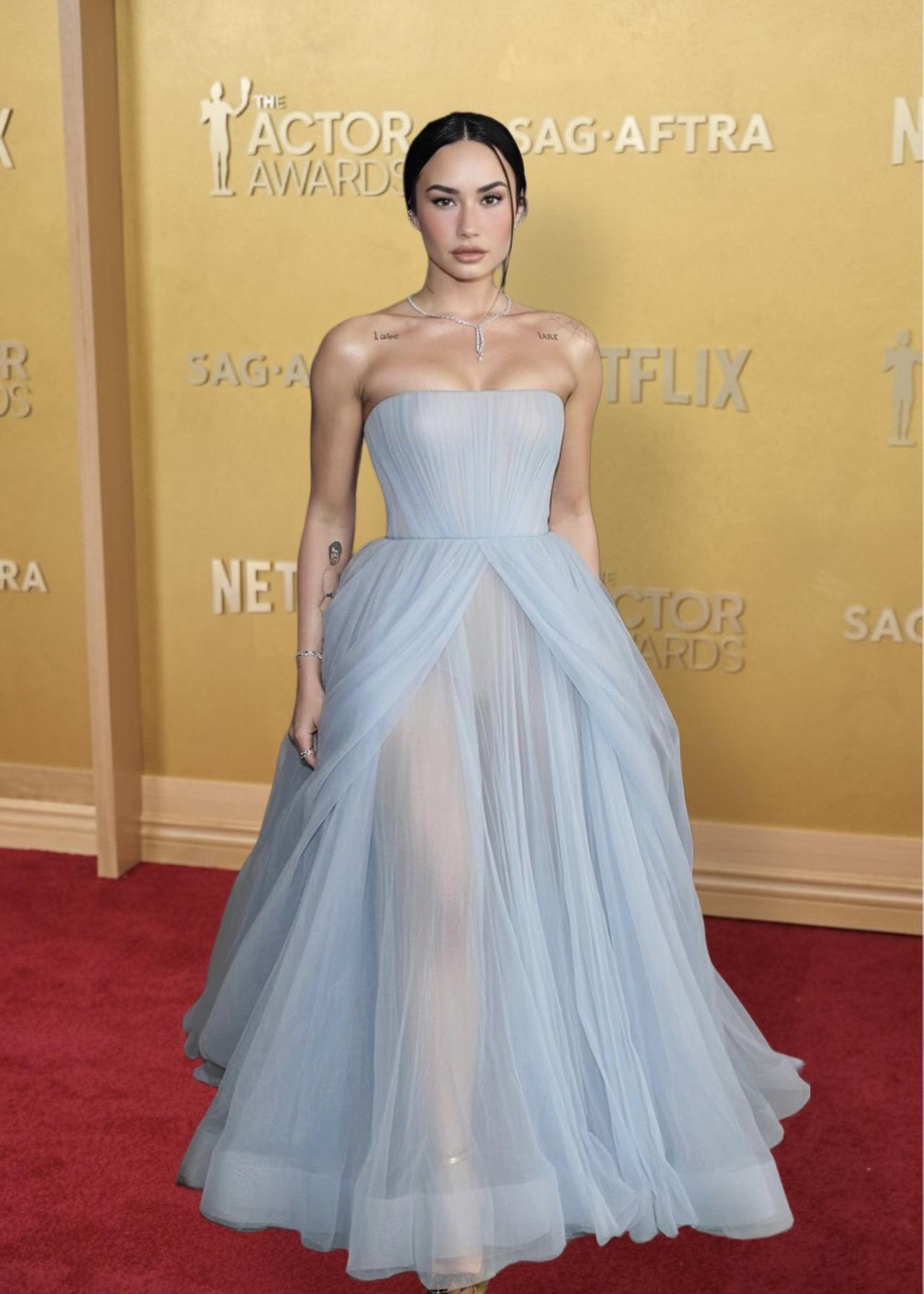 Demi Lovato 在 Actor Awards 红毯上惊艳亮相，造型大胆自