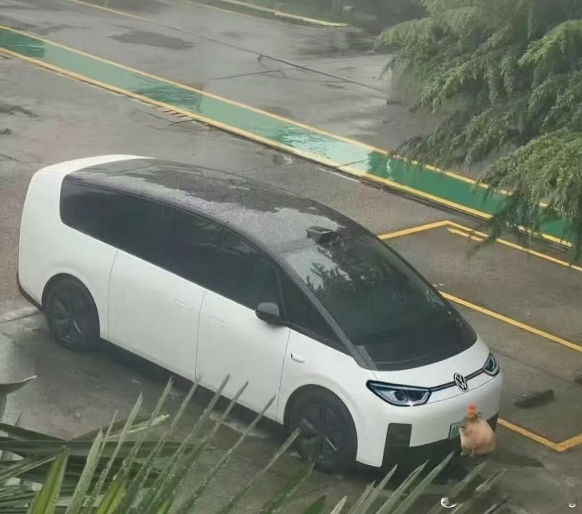 大家好 我是idga我的新兄弟们不知道8月能不能交付3000台反正现在下定还要等