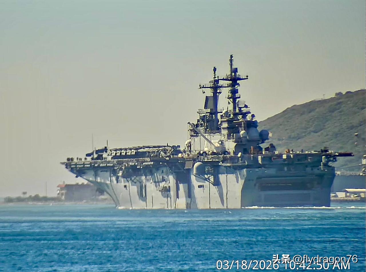 美国海军“拳击手”号两栖攻击舰（LHD-4）于2026年3月18日从圣地亚哥海军