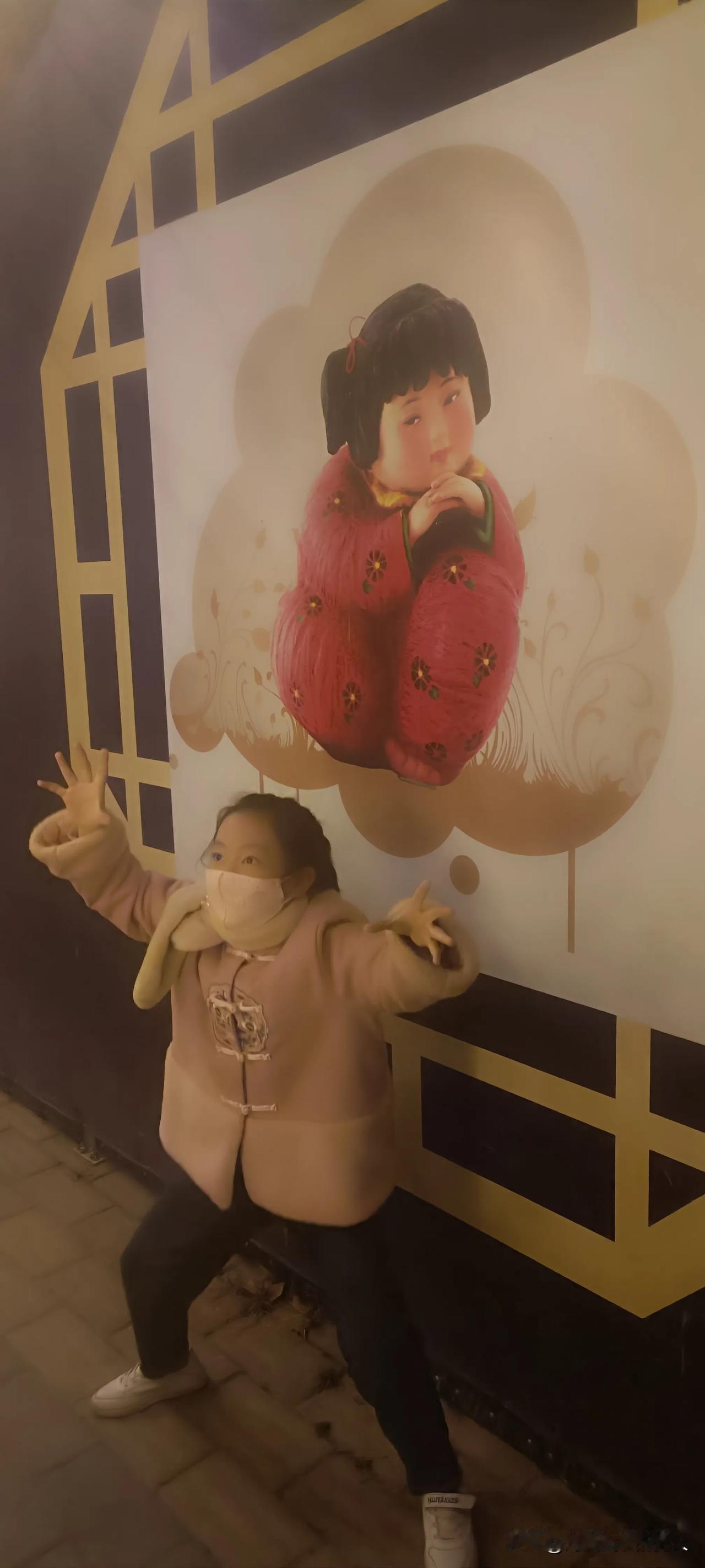 1.孩童时期。
这个时候岁数小，大部分时间都是在父母和爷爷奶奶身边长大，思想单纯