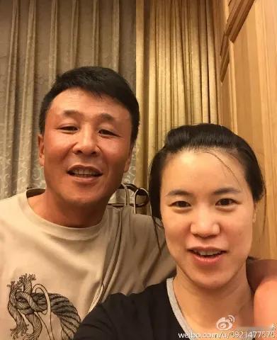 体坛界的模范夫妻:
第一对:王楠夫妇
第二对:杨威夫妇
第三队:田亮夫妇
第四对