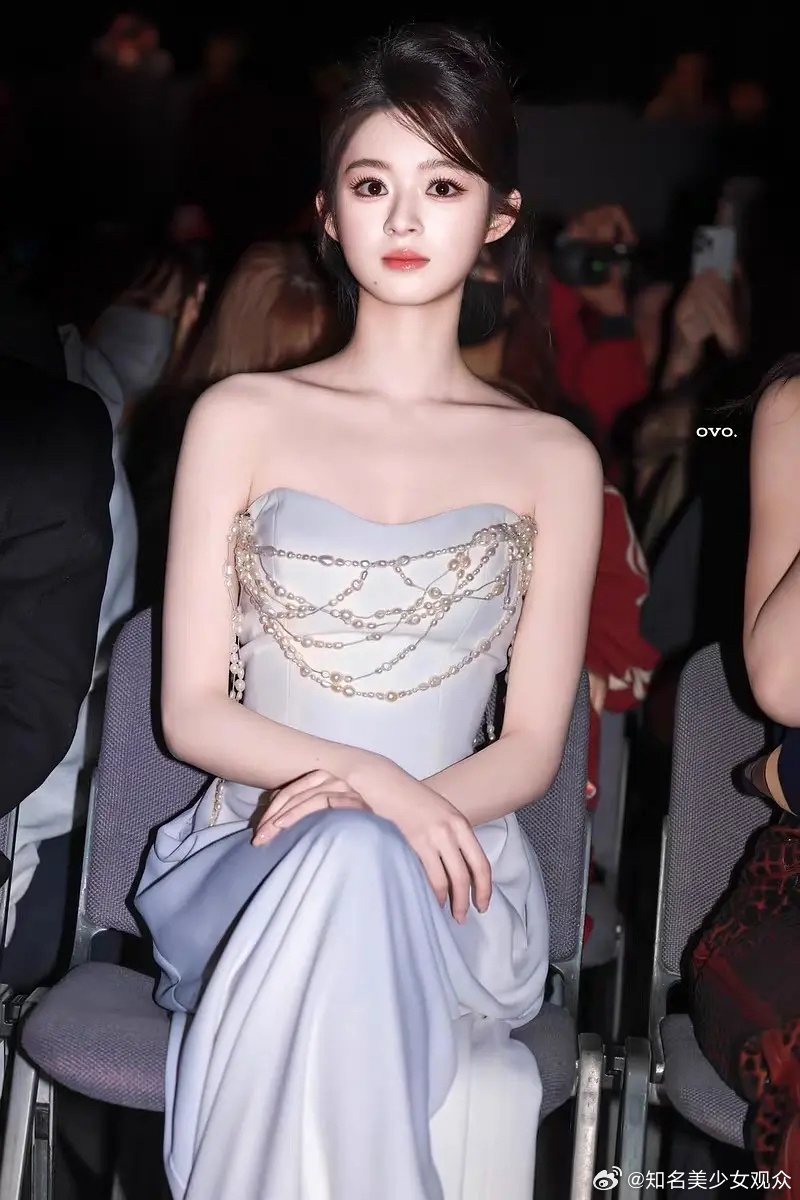 还真的有点赵丽颖的感觉..... 