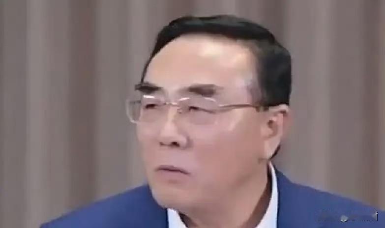 四月中下旬以来，  
A股近九成交易日，  
都有四千到五千只个股下跌。  
不