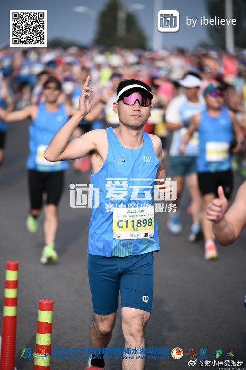 坚持跑步一个月的真实变化坚持一个月，没有什么变化。坚持一年，或许会有一些小的变化