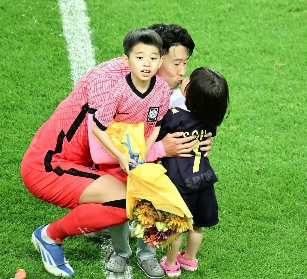 👧🏻👦🏻🙋🏻♂️孙兴慜