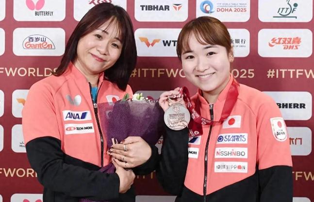 伊藤美诚和日乒协闹翻后，反而成为香饽饽！

东京奥运会之后，
日本乒协与伊藤美诚