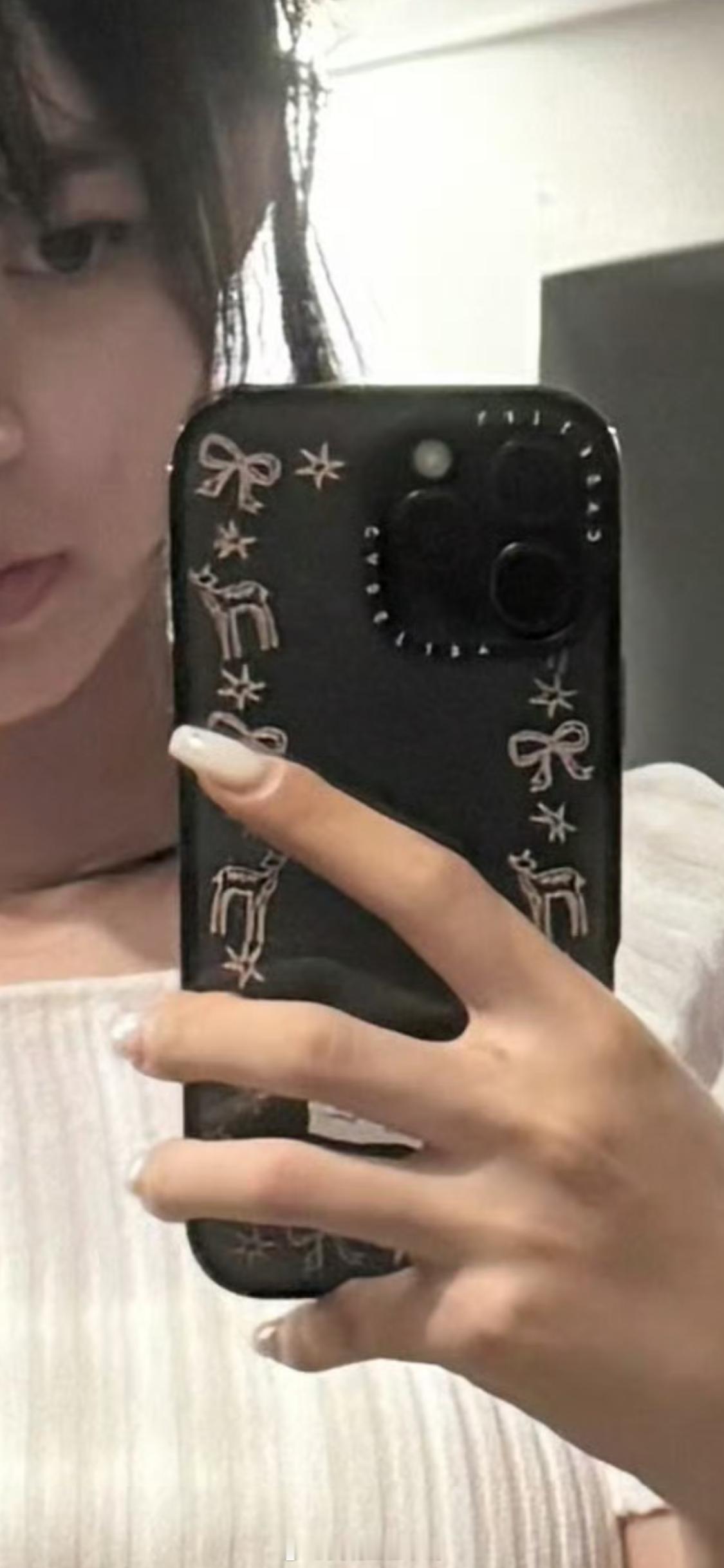 富人新标识：iPhone戴casetify手机壳！ 