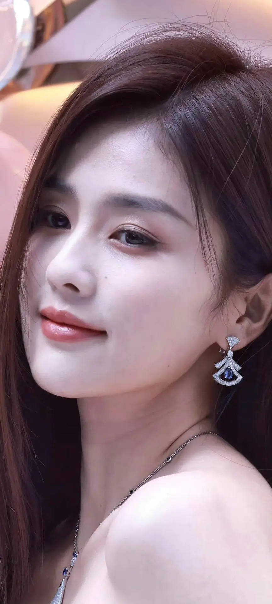 女星生图怼脸拍。   这个时候 很重要了