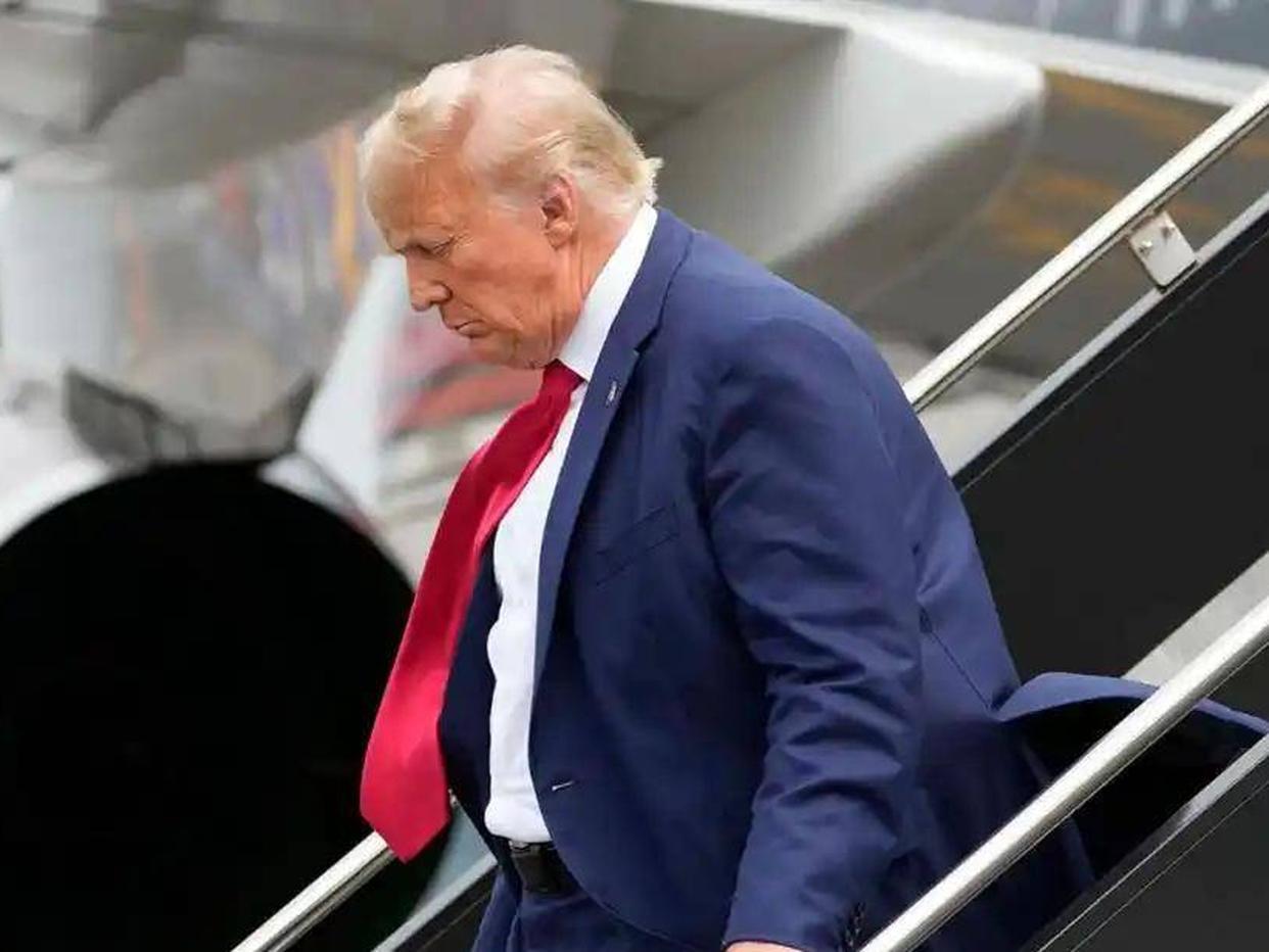 特朗普拟开放中国汽车市场，美国高官急跳脚，恐慌藏不住了

为换取中方满足其要债诉