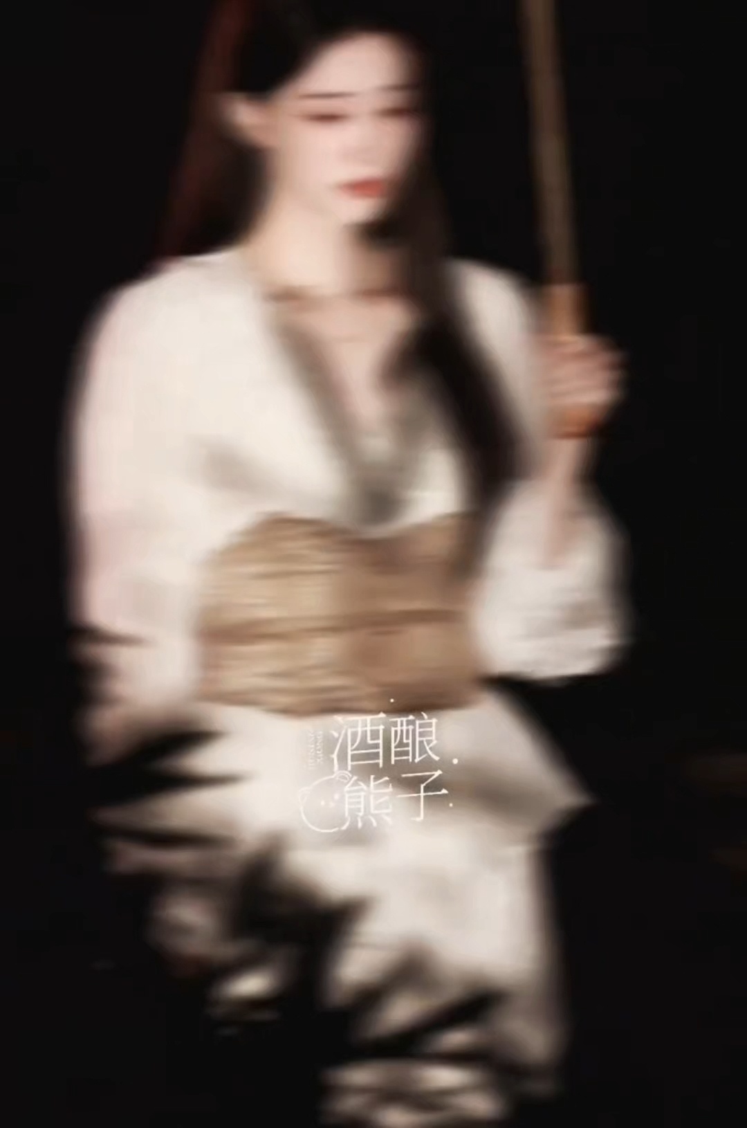 王楚然哭戏路透好神此女完全是神来的吧...被这么一双楚楚可怜的眼睛盯着谁能不动容