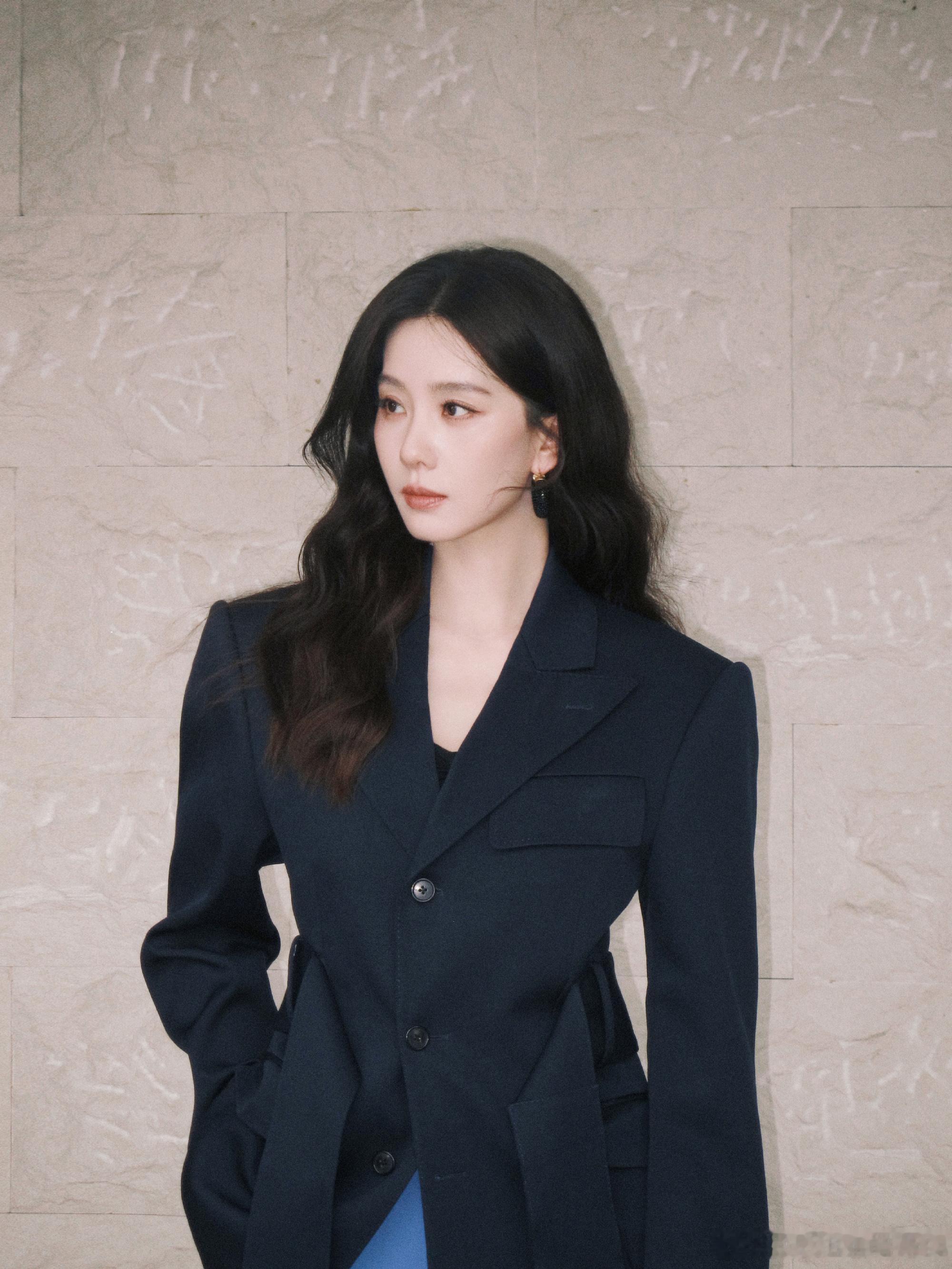 刘诗诗是懂娃衣的 真的要被刘诗诗可爱晕了，谁能想到大美女私下居然还这么懂娃衣。配