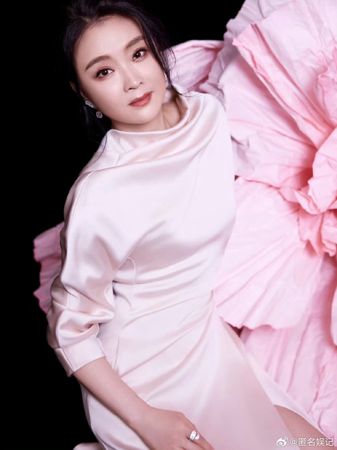 王艳特别出演简单的人生2027芒果大剧片单王艳自带温柔气场，很好奇她在这部剧里，