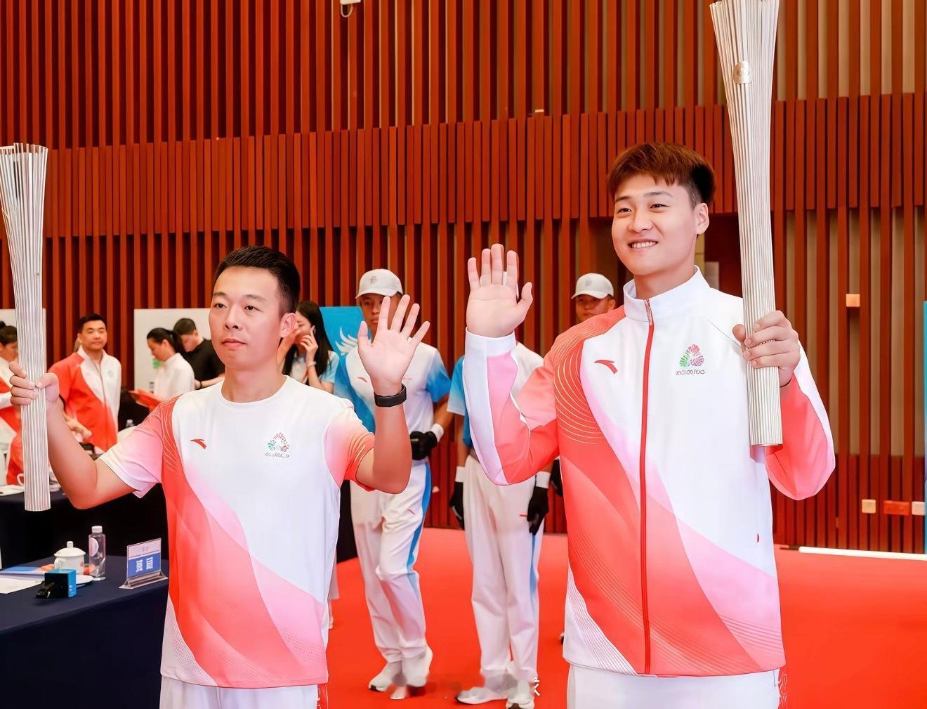 今日上午九点第十五届全运会火炬传递将开始，赵睿担任第九棒！全运会赵睿阿才说球CB