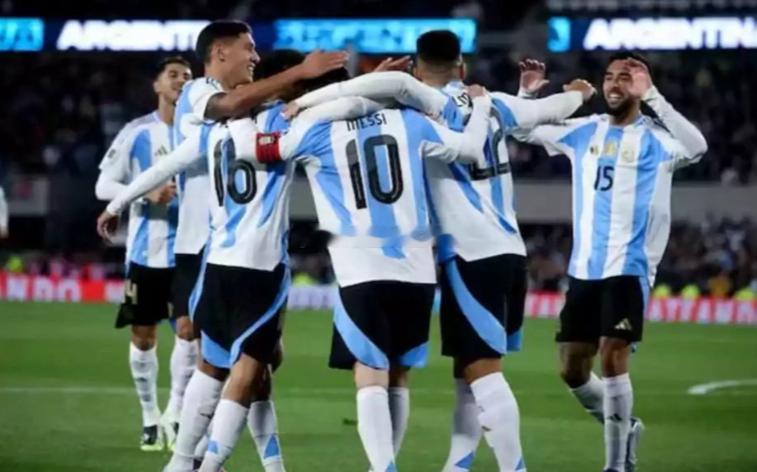 阿根廷足球协会(AFA)近日颁布一项新规:如果球员在未先与阿根廷俱乐部签署职业合