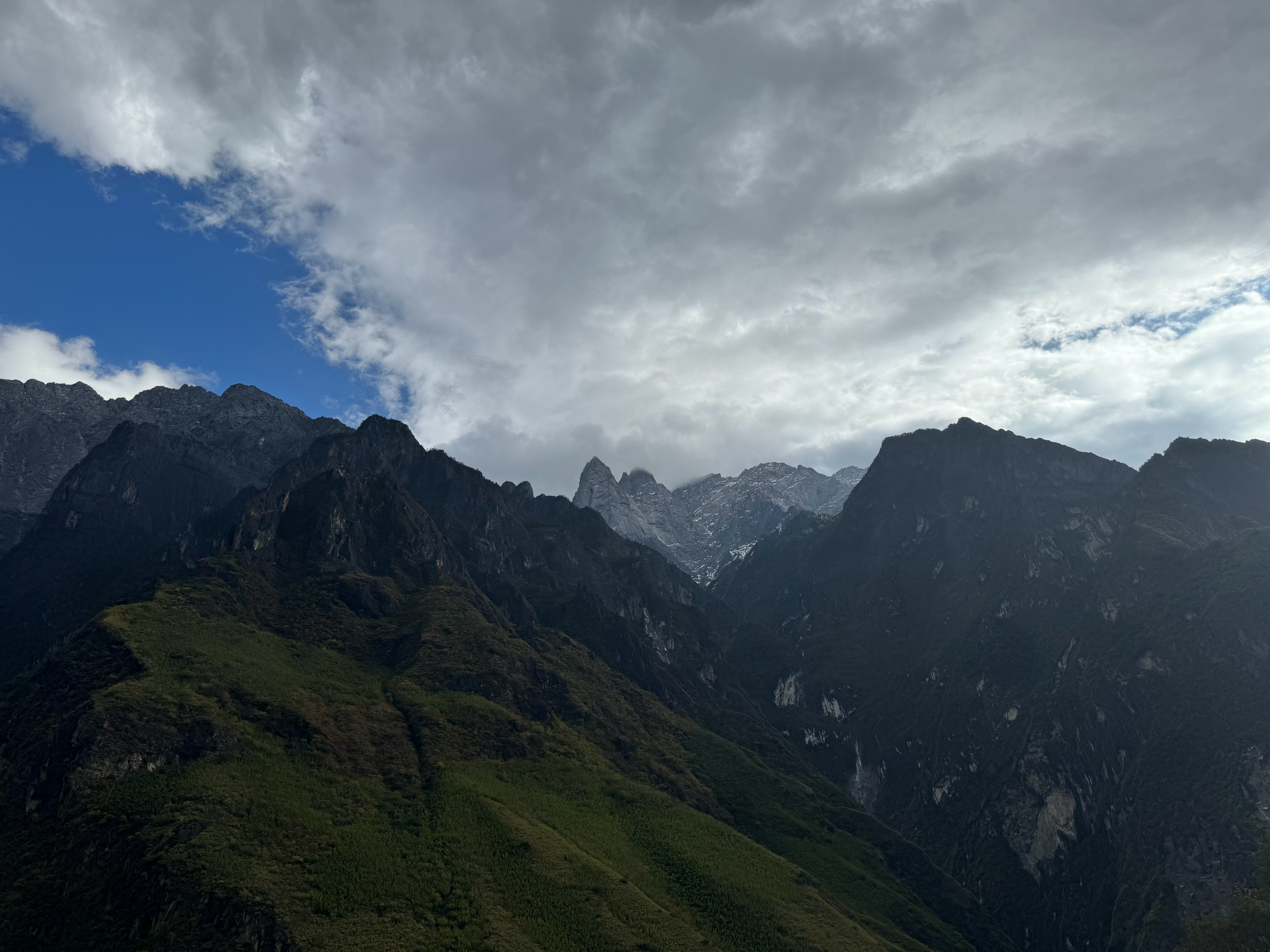 不上班了 这两天去爬雪山了[太开心]  ​​​