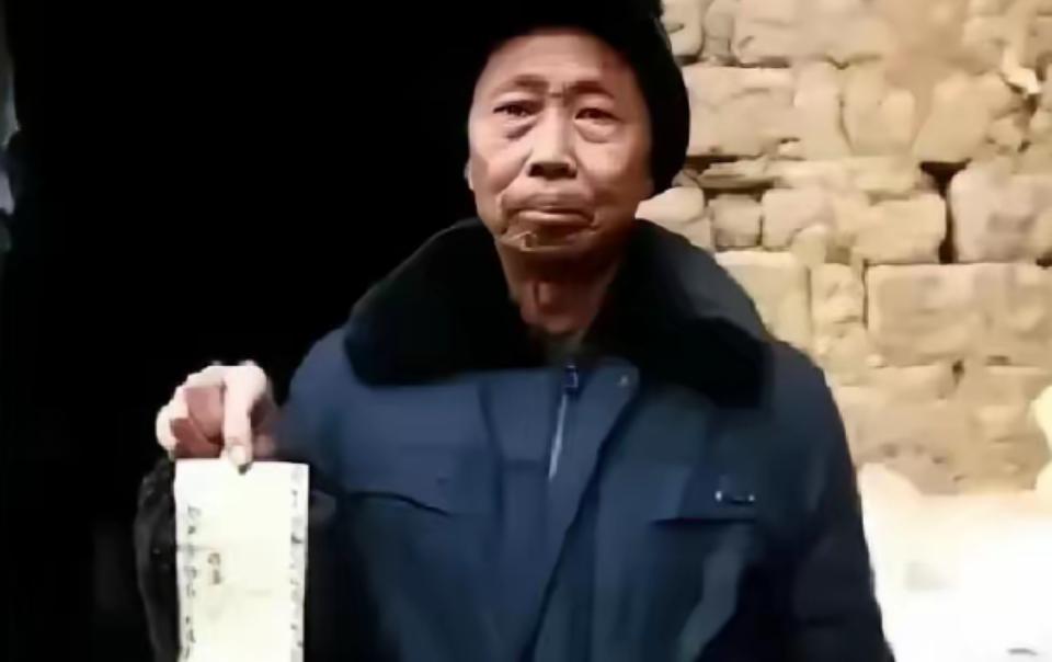 “红军欠了我们家400块大洋，现在我们家有困难，可以还给我们吗？”2015年，一