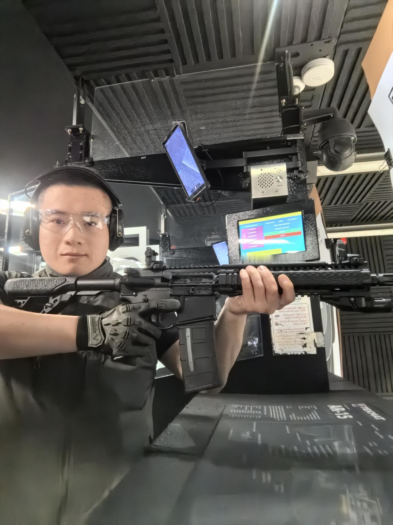 体验了一下国外射击俱乐部的装备，只能说和国内相比，差别很大。一是装备，我在国内接