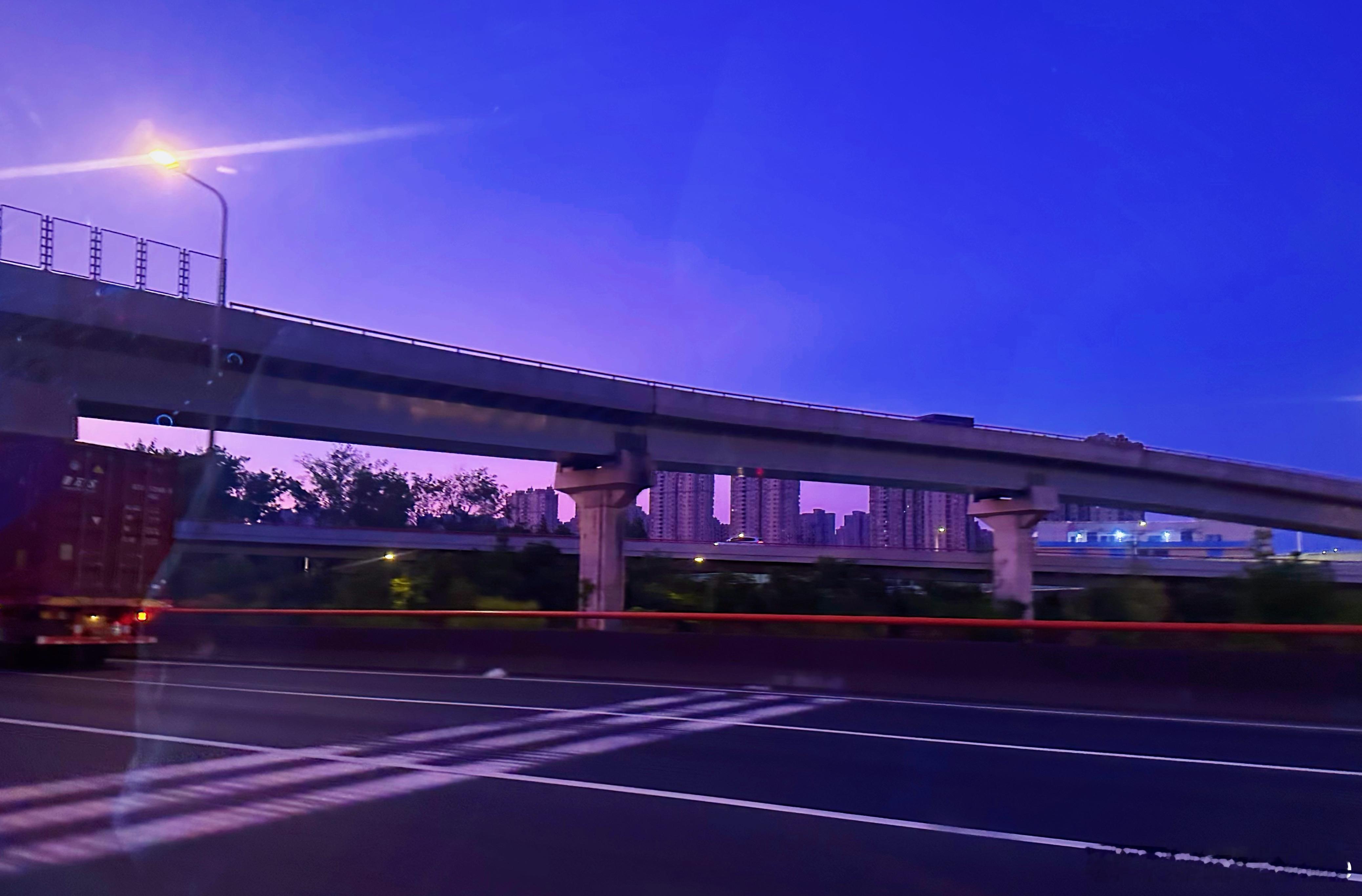 你们还在睡觉我已经在为生计奔波了[泪][泪] ​​​