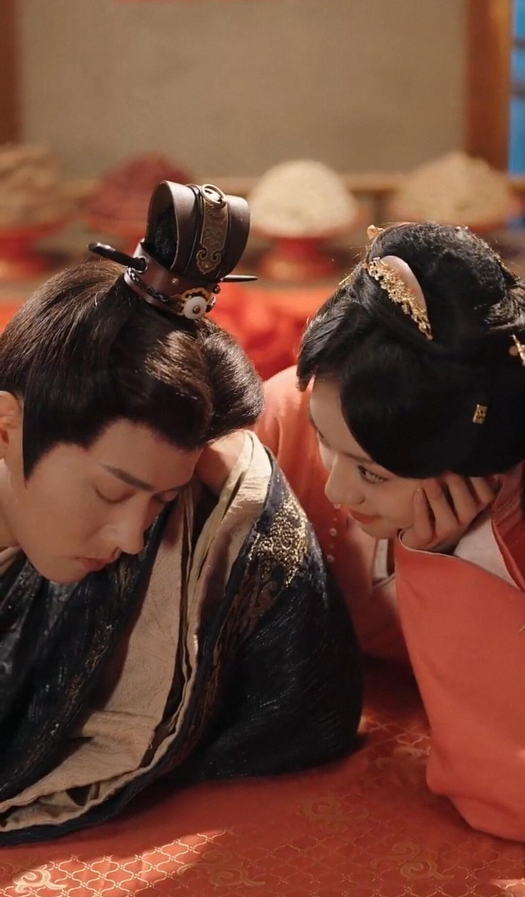 重生女主直球追夫，双向奔赴小甜剧，感情戏甜多虐少，女主直球追夫半不含蓄，可可爱爱