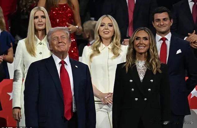 特朗普儿媳Lara取代伊万卡将在第二任期担任要职。
美媒称，现年41岁的Lara