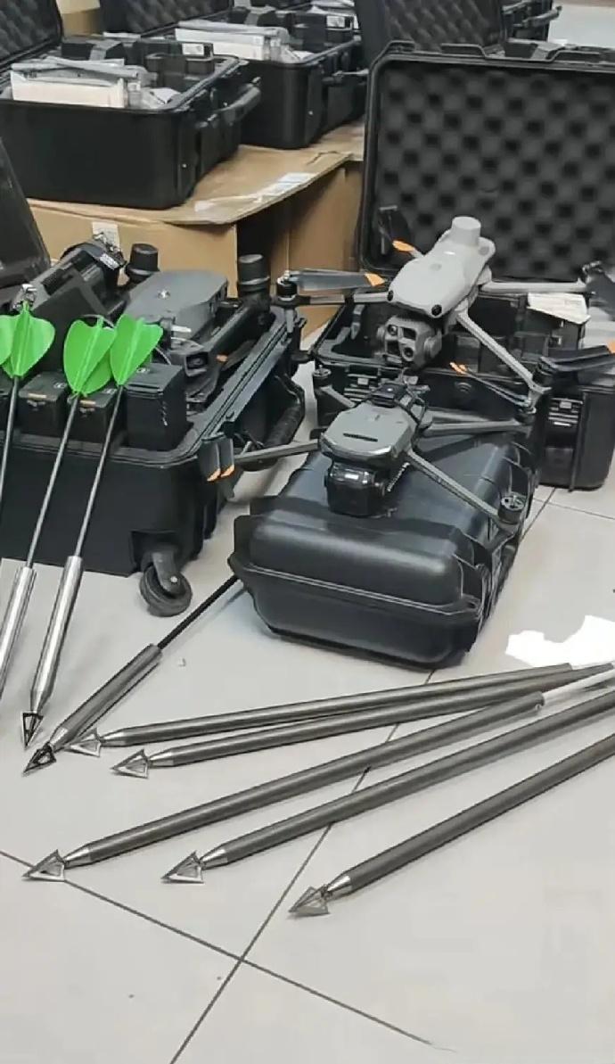 逆天了，天基动能武器小型化用于猎杀野猪？？？

在宝鸡广袤的农田之上，一场 