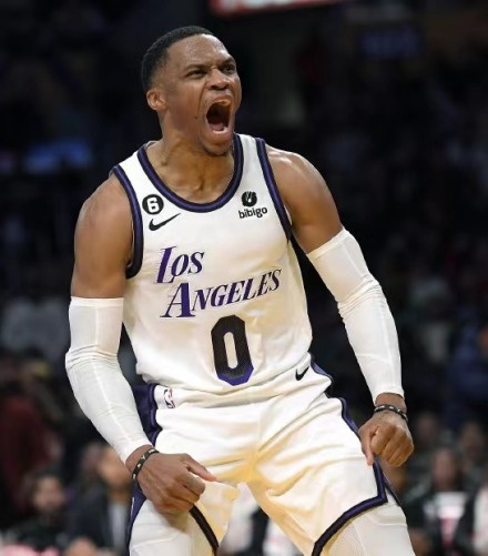 大威少宣布退役可以考虑一下下赛季加盟上海男篮威少宣布退役威少NBA生涯总得分排名