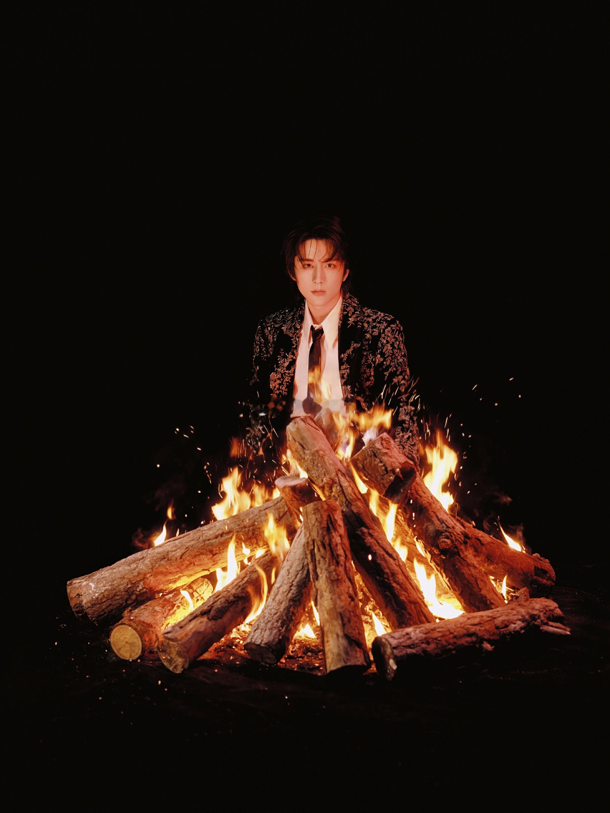 张新成你这是在玩火 张新成2025年度回顾来袭！这一年全心投入音乐领域，潜心打磨