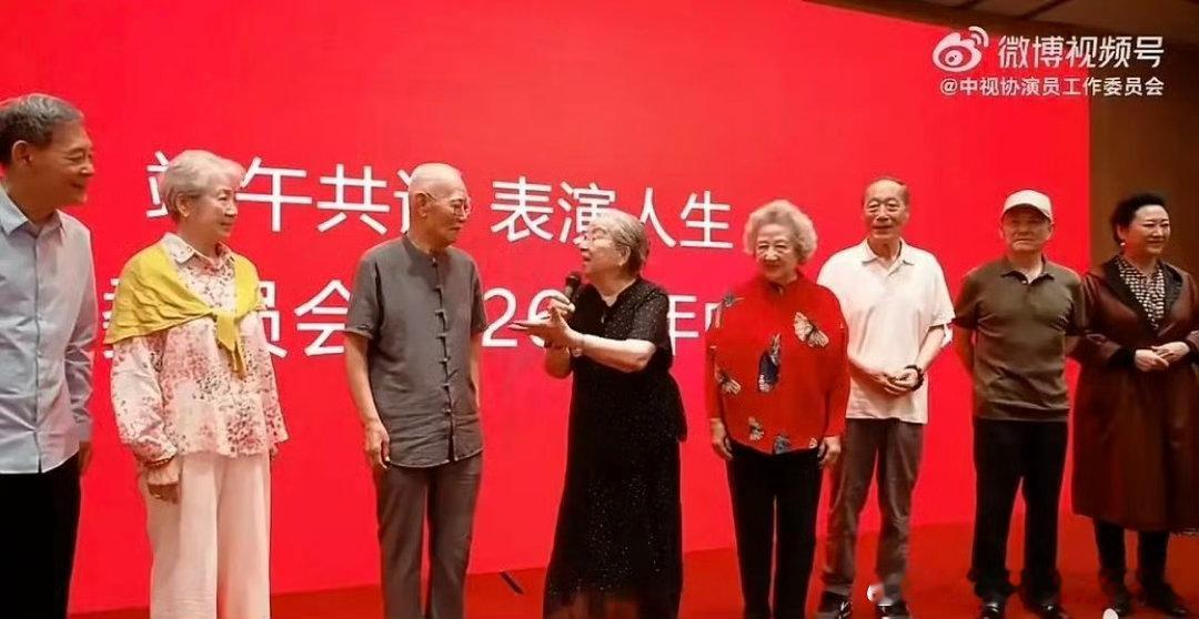 没有说爷爷奶奶不好的意思，就是与时俱进这四个字，要什么时候才能贯彻下去，爷爷奶奶