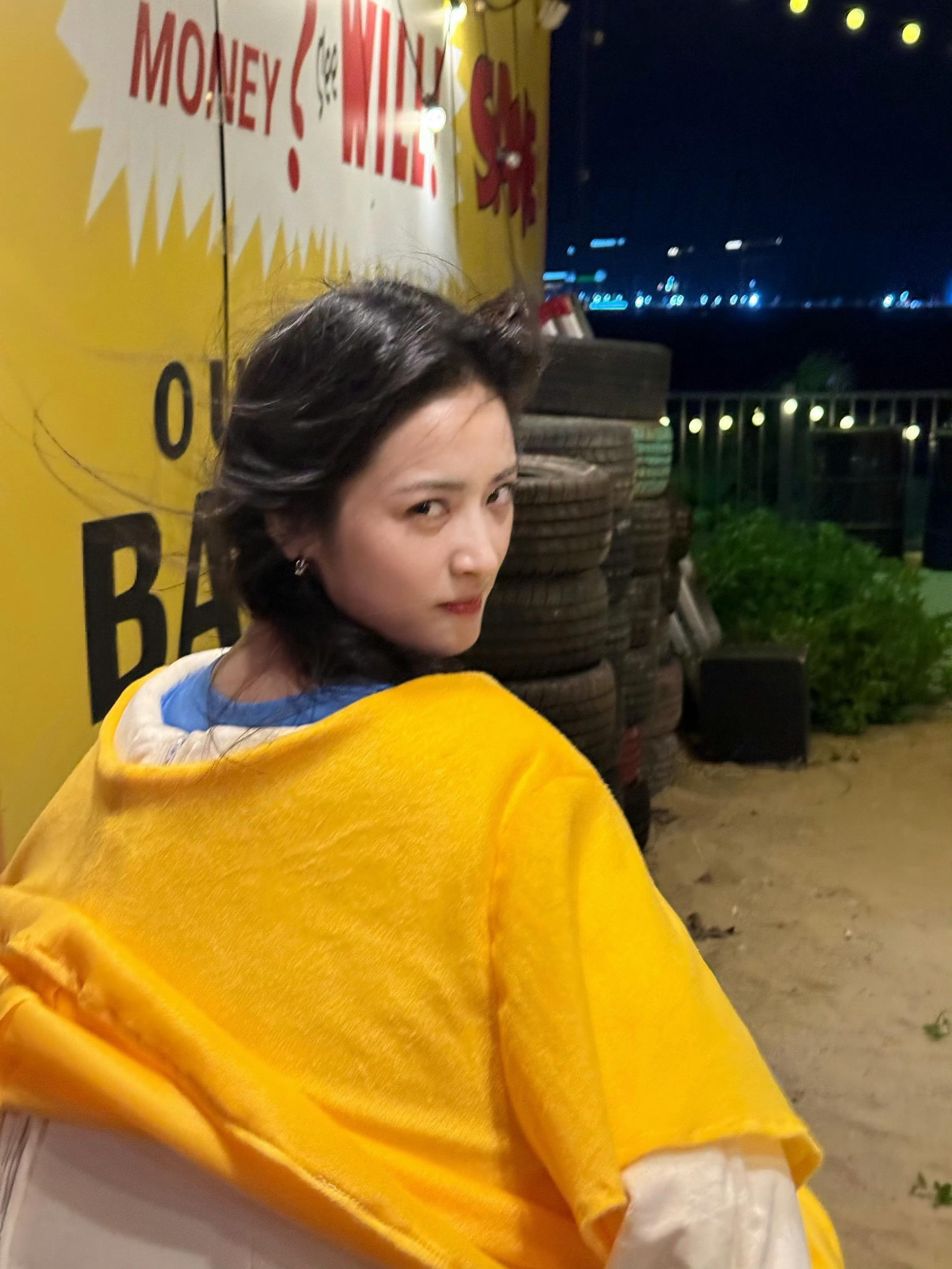 就这样一直可可爱爱 笑容甜甜的吧